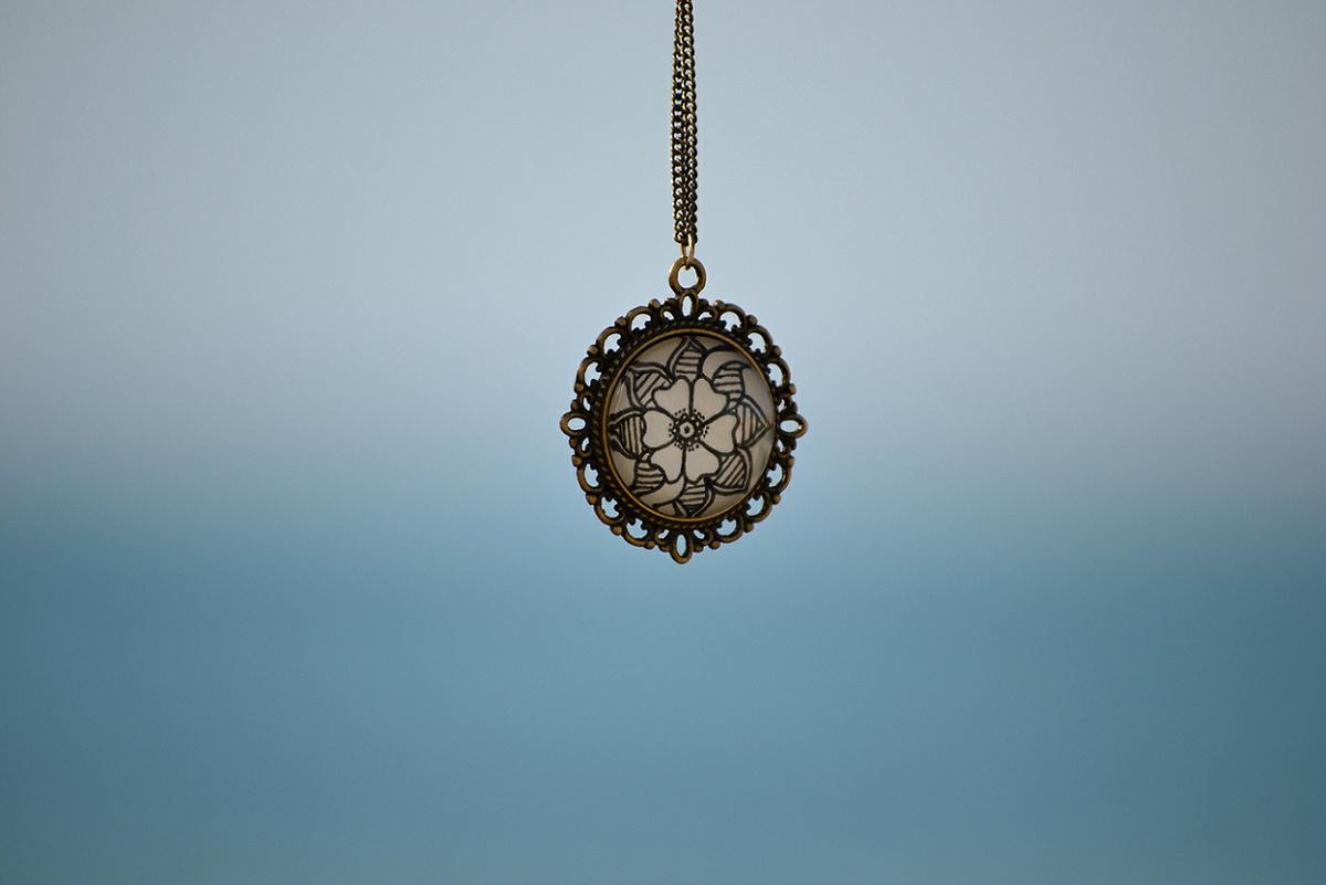 whitedahlia_flowered-kimono13