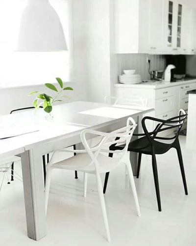 decoracion_en_blanco_y_negro_comedor