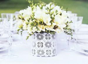 Centro de mesa flores blancas