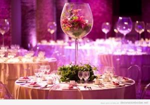 Centro de mesa copa llena de flores