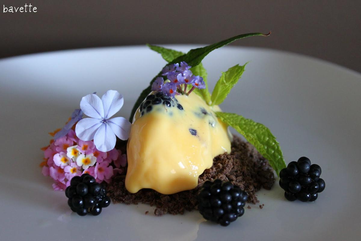 Helado de azafrán y moras