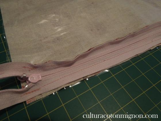 Unión cremallera, tela y plástico