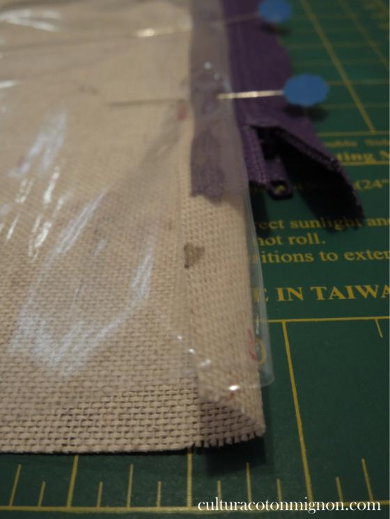 unión cremallera entre tela y plástico