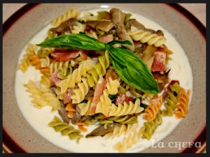 PASTA CON CREMA DE CEBOLLA Y QUESO