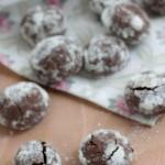 Galletas crinkles de chocolate