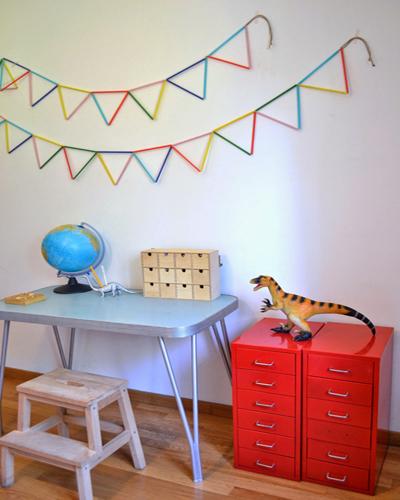 guirnalda con pajitas_pared