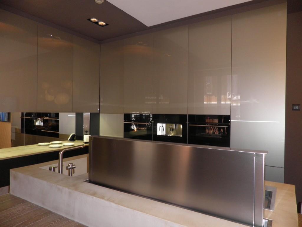 En el diseño de Línea 3 Cocinas, la estética y la funcionalidad van juntas, combinando diferentes materiles, tan de tendencía en la decoración de la cocina.