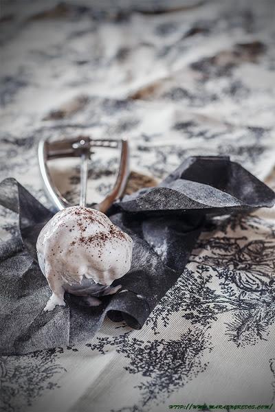 Helado de nata (crema de leche) con oreo http://www.maraengredos.com/