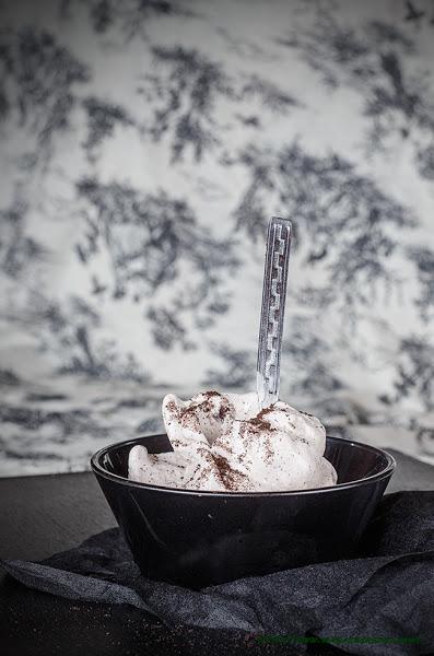 Helado de nata (crema de leche) con oreo http://www.maraengredos.com/