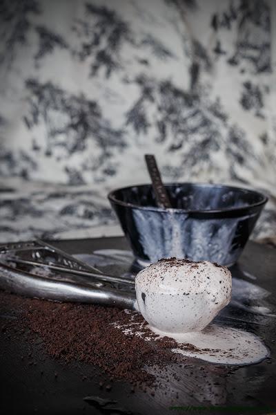 Helado de nata (crema de leche) con oreo http://www.maraengredos.com/