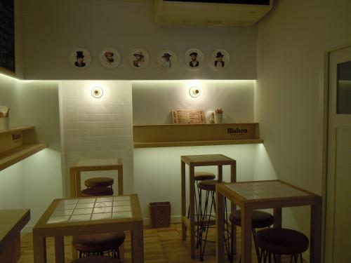 Zona de mesas Bocadillos y champán