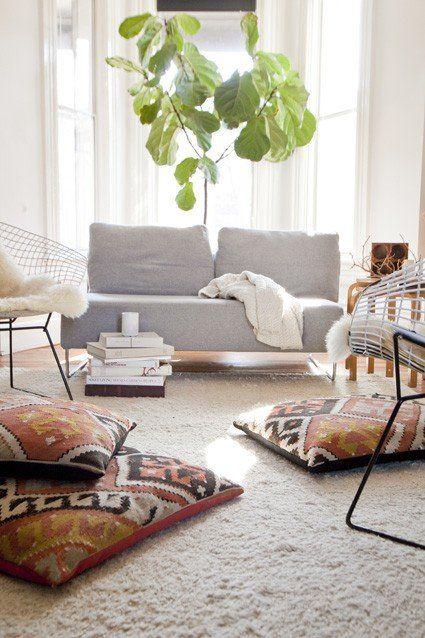 un salón de estilo étnico