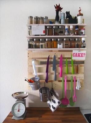 decorar con palets reciclados botellero