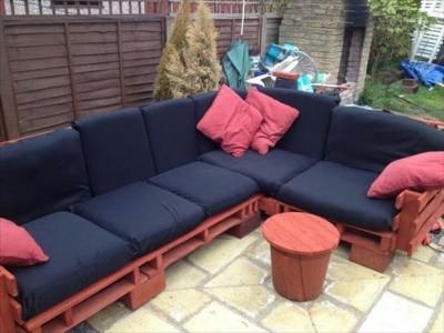 decorar con palets reciclados sofa diseno