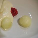 Ajoblanco almendra melón huevas