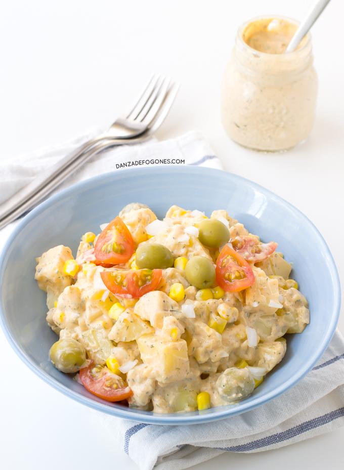 Ensalada de patatas con salsa ranchera vegana | danzadefogones.com