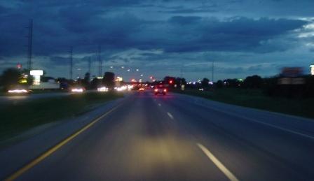 autopistanocheconducir Consejos para conducir de noche