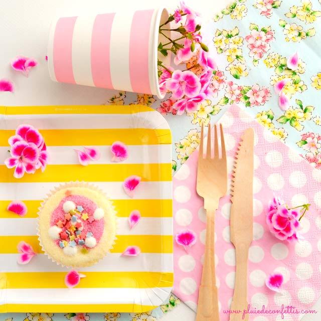 Cubiertos de madera para decorar fiesta Infantil