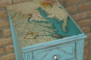 Mesita sobre decoupage autentico chalk paint malaga