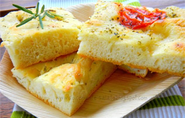 Focaccia allo yogurt greco