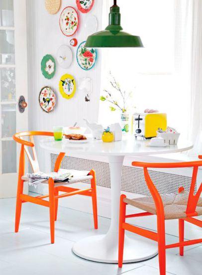 Comedores con sillas de colores. | Decoración