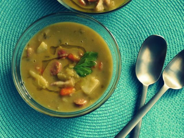 sopa de arvejas secas