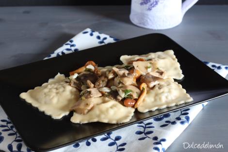 Raviolis caseros de butifarra con setas