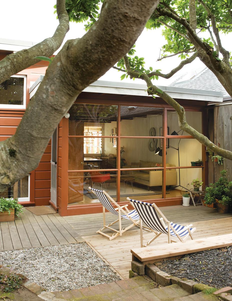 level-headed-deck-chairs-fiberglass-rocking-chair-outside-patio