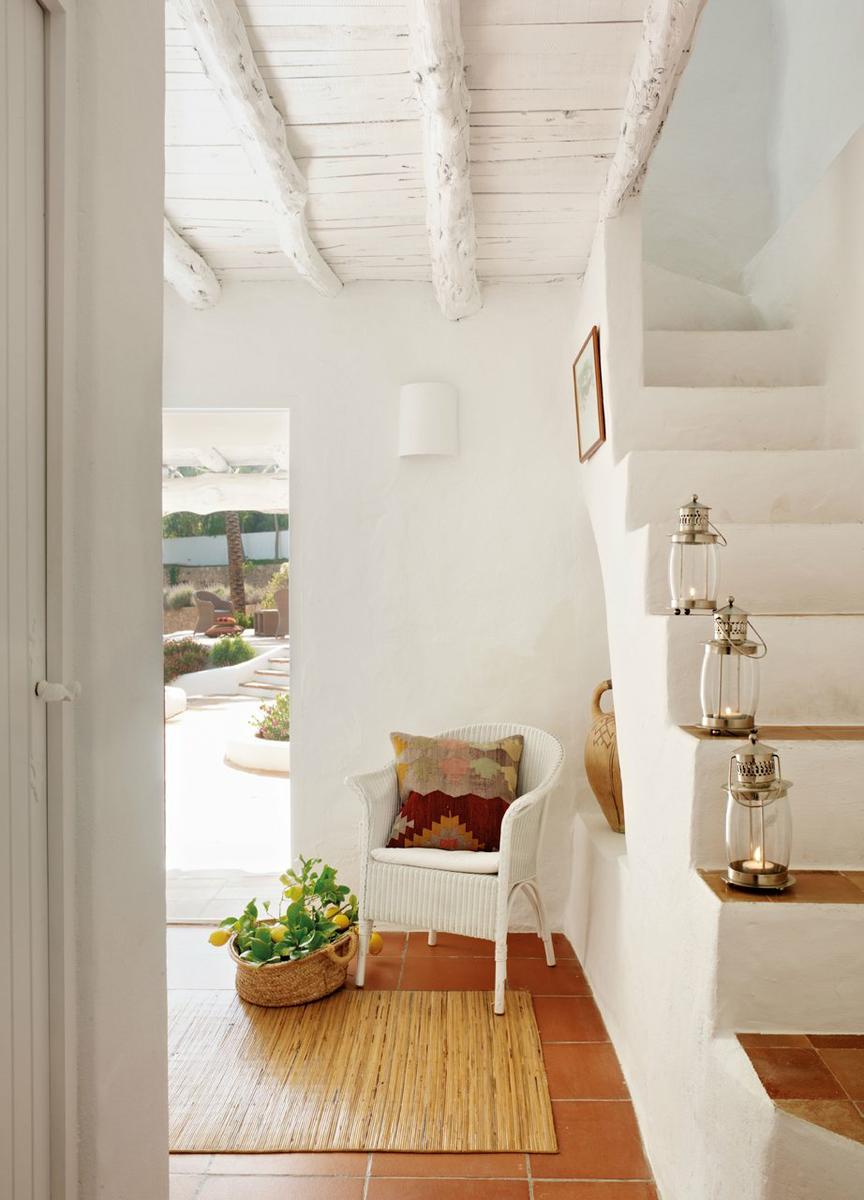 Recibidor de estilo ibicenco