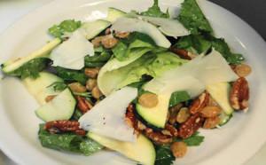 Ensalada con queso de oveja y vinagreta de miel