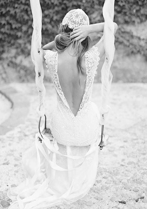 colores-de-boda-vestido-novia-espalda-aire-1