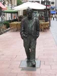 Estatua_Woody_Allen_en_Oviedo