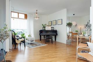 SFD4C491D6656824E5E8D8DF817EC97722E (320x200)