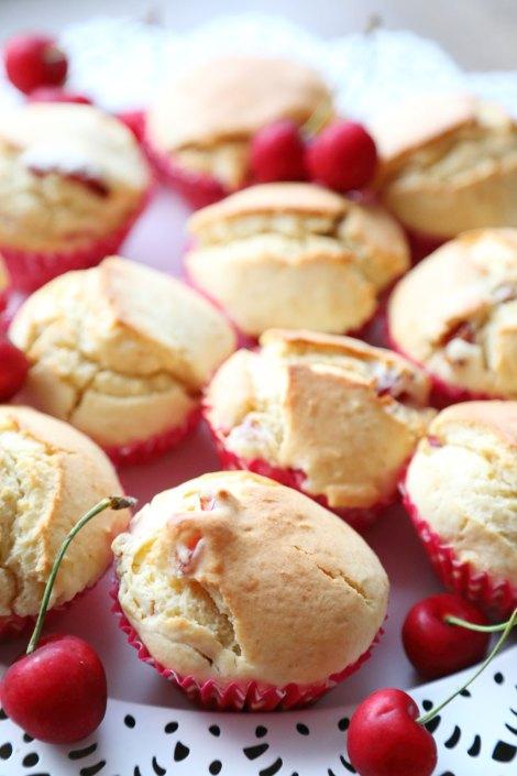 Muffins de queso crema y cerezas