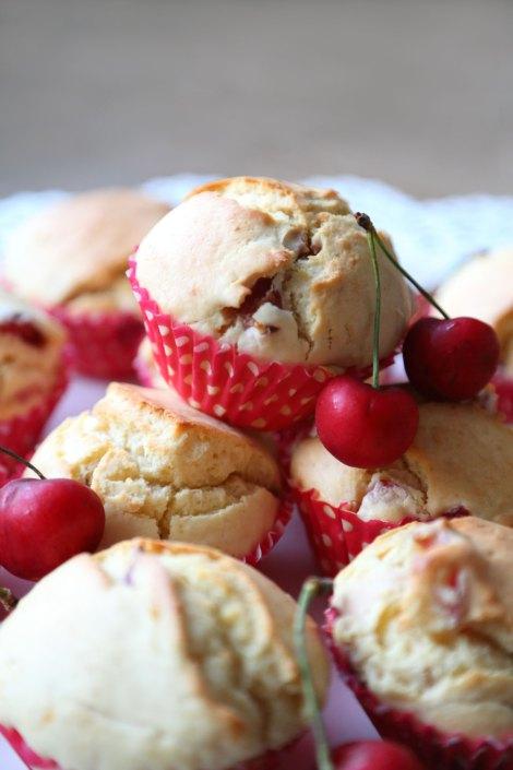 Muffins de queso crema y cerezas