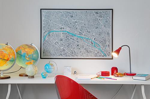 Estudio con toques de color