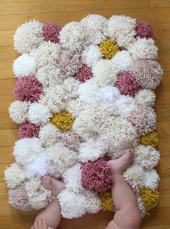 Pom pom DIY alfombra