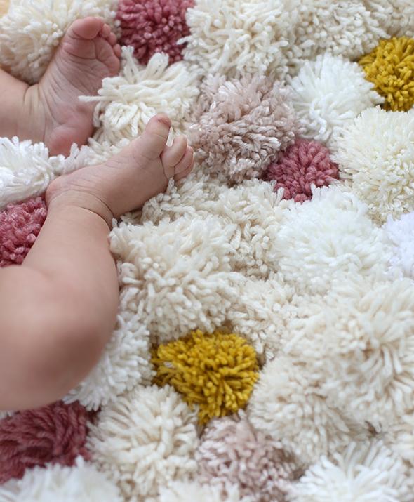 Pom pom DIY alfombra