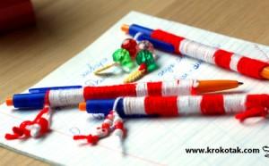 Decorar lápices con lana