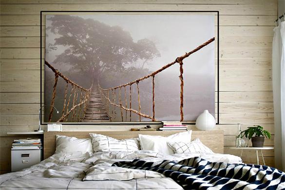 Decorar las paredes con cuadros.