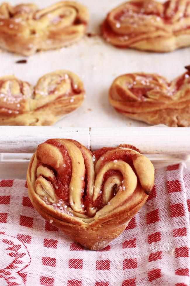  Cinnamons, brioche fresa, bollería casera, masa, mermelada fresa casera, Repostería tradicional, Sweets and Gifts, Marietta, Murcia