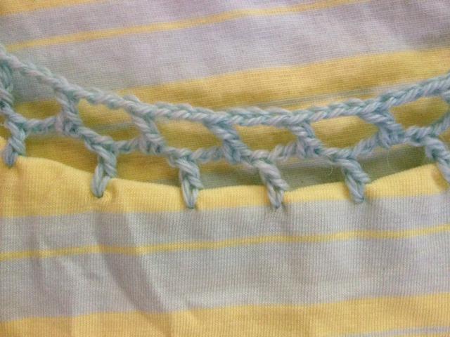 camiseta-decorada-con-ganchillo-croche