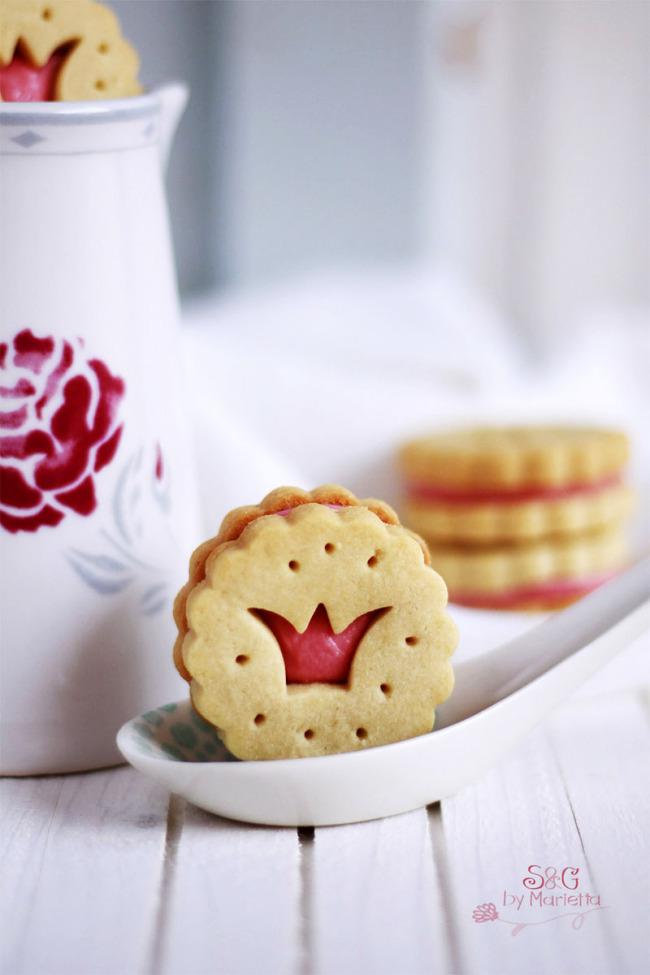 Galletas Príncipe, Galletas princesa, galletas de fresa, galletas para niños, merienda para niños, Sweets and Gifts, Sweets and Gifts by Marietta, Bloguera murciana, Murcia, Marietta, crema de chocolate de fresa, perlas de chocolate de fresa, cookies rellenas