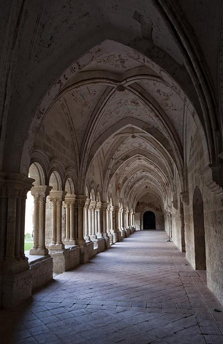Claustro bajo del monasterio de Santa María. Valladolid. Castilla y León. © Javier Prieto Gallego;