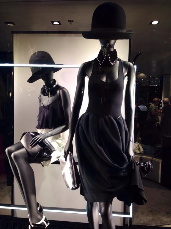escaparate paris fashion nigth out