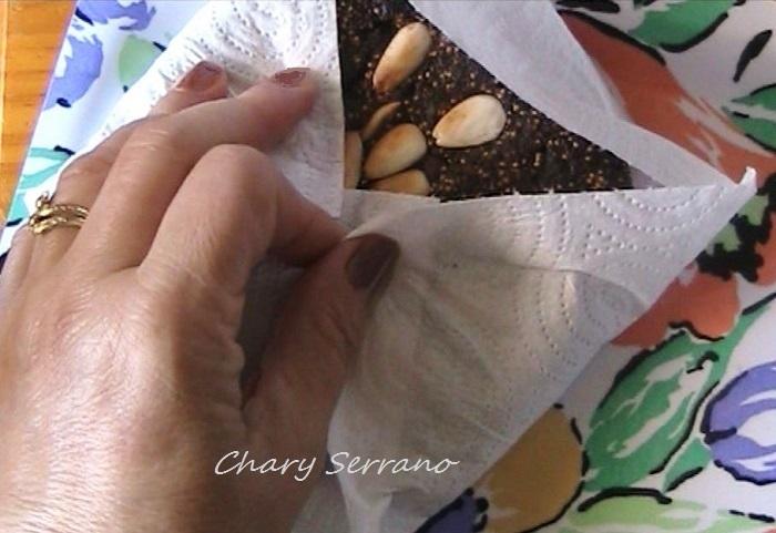 Duran bastante tiempo, pero siempre que estén bien tapados, pues como se sequen mucho quedan muy duros. También quedan bien si se envuelven en film de cocina, pero solo si vemos que se están endureciendo.