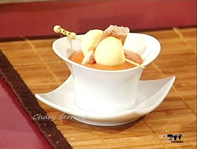 Y el otro servido de forma tradicional, con trocitos de huevo duro y  jamón serrano.