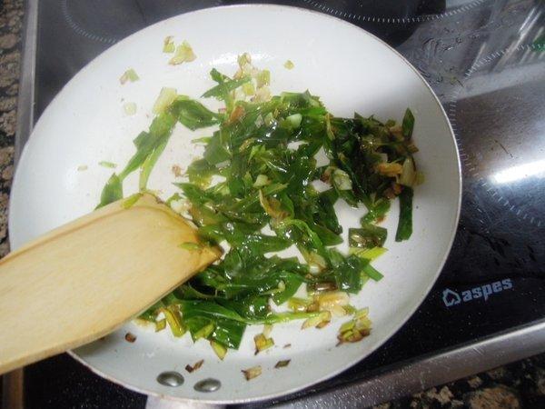 COLLEJAS EN REVUELTO, CON CEBOLLA Y JAMÓN