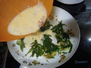 COLLEJAS EN REVUELTO, CON CEBOLLA Y JAMÓN