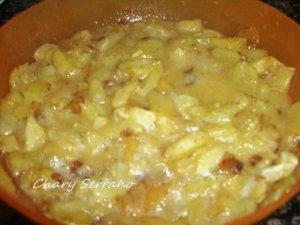 PIMIENTOS EN SALSA, RELLENOS DE TORTILLA DE PATATAS Y CEBOLLA